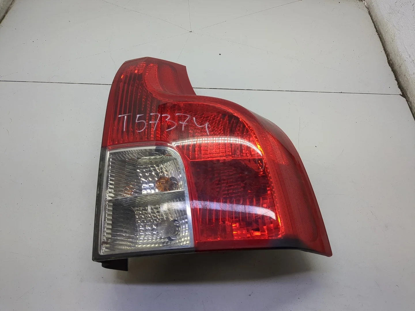 Фонарь (задний) Volvo XC90 2002-2014 Джип (5-дверный) КПП автомат 4х4 (АКПП) D5244T4 Дизель 2.4 л Турбо