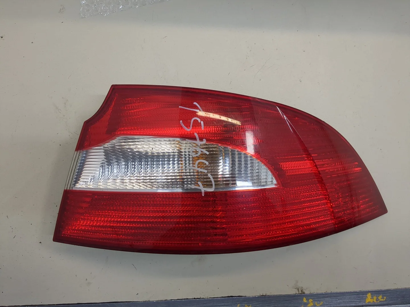 Фонарь (задний) Skoda SuperB 2008-2015 Хэтчбэк 5 дв. КПП автомат (АКПП) CBBB Дизель 1.6 л TDI