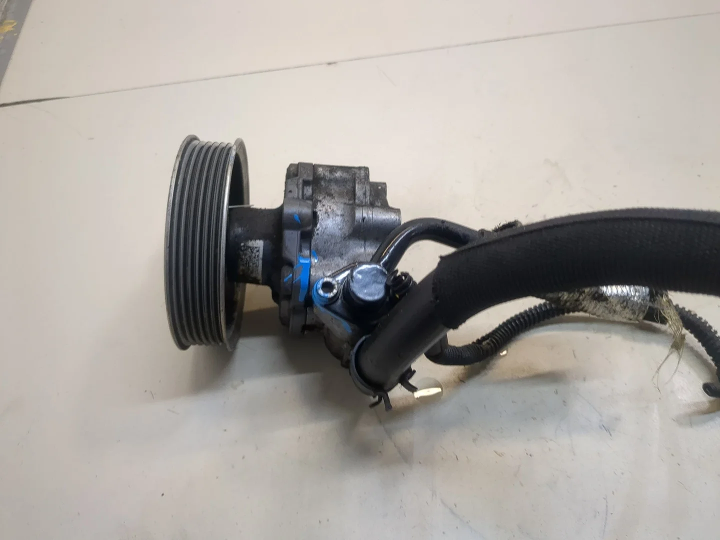 Насос гидроусилителя руля (ГУР) Audi Q7 2005-2015 Джип (5-дверный) КПП автомат 4х4 (АКПП) CRCA Дизель 3 л TDI