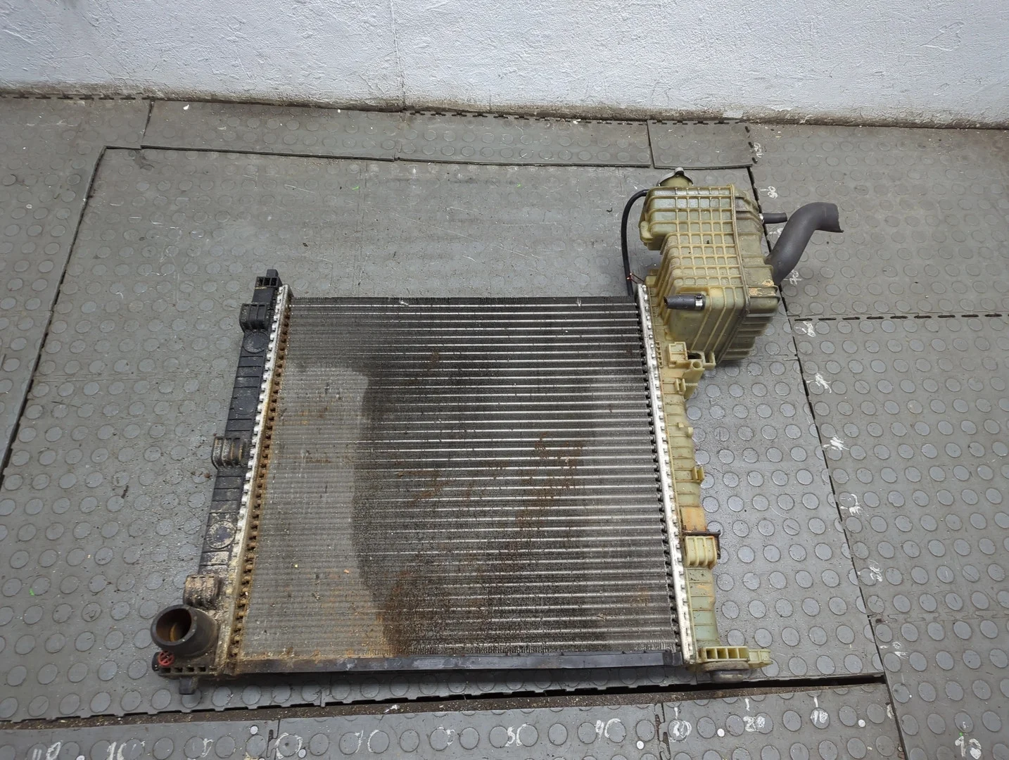 Радиатор охлаждения двигателя Mercedes-Benz Vito W638 1996-2003 Микроавтобус КПП 5-ст.мех.(МКПП) OM 611.980 Дизель 2.2 л CDI