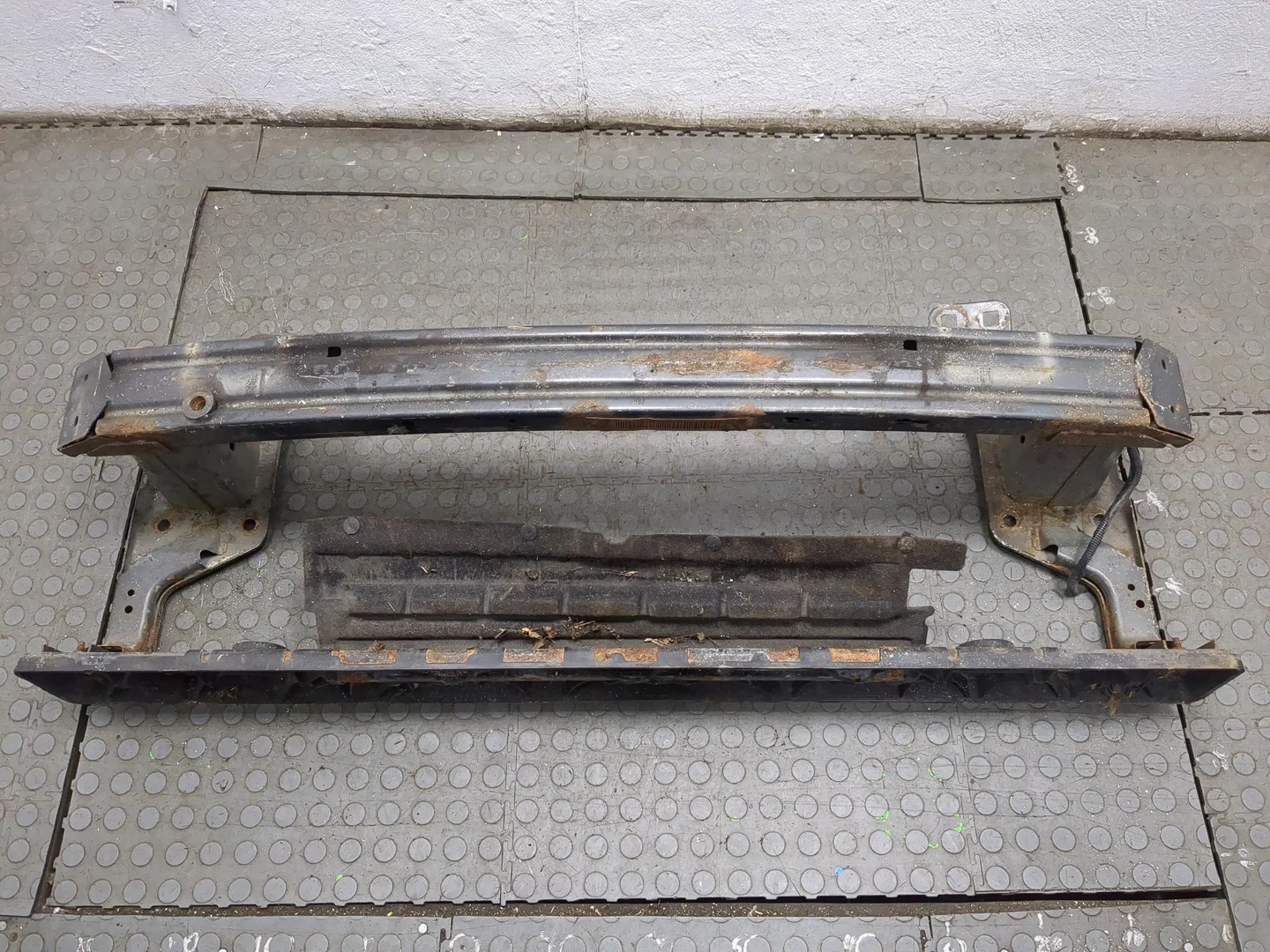 Усилитель бампера Ford Mondeo 5 2015-2019 Хэтчбэк 5 дв. КПП 6-ст.мех.(МКПП) T7CB, T7CC, T7CD, T7CE, T7CF, T7CN Дизель 2 л TDCI