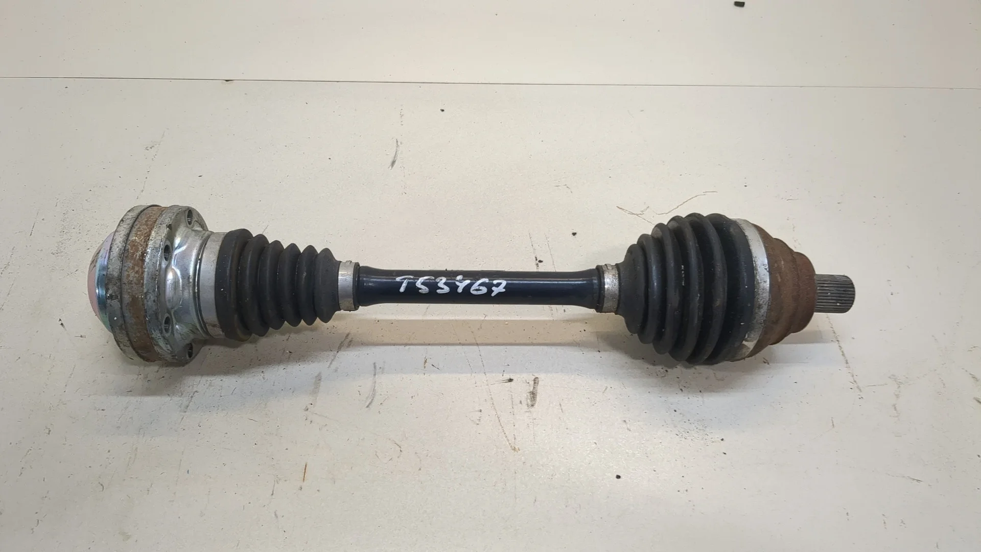 Полуось (приводной вал, шрус) Audi A3 (8Y) 2020-2025 Хэтчбэк 5 дв. КПП автомат (АКПП) DFYA Бензин 1.5 л TFSI