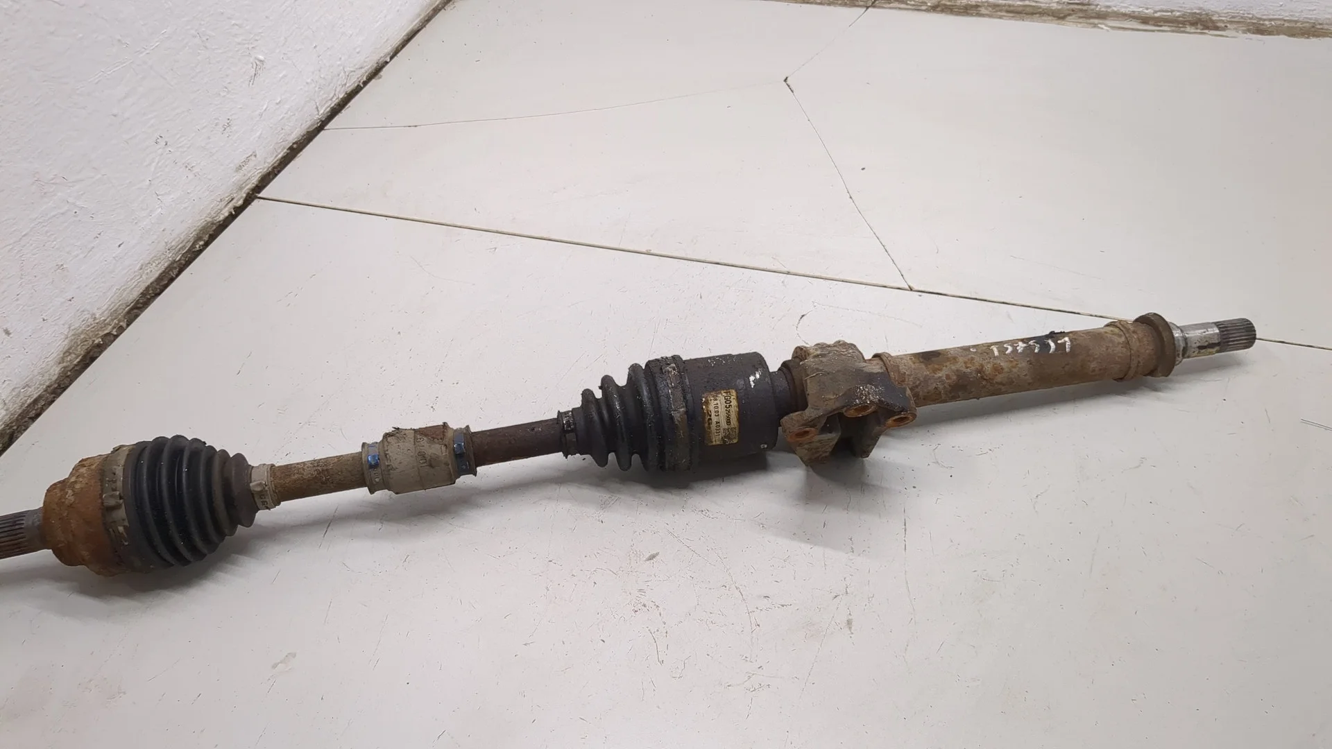 Полуось (приводной вал, шрус) Mazda Mazda3 BK 2003-2009 Хэтчбэк 5 дв. КПП 5-ст.мех.(МКПП) Z6V Бензин 1.6 л Инжектор