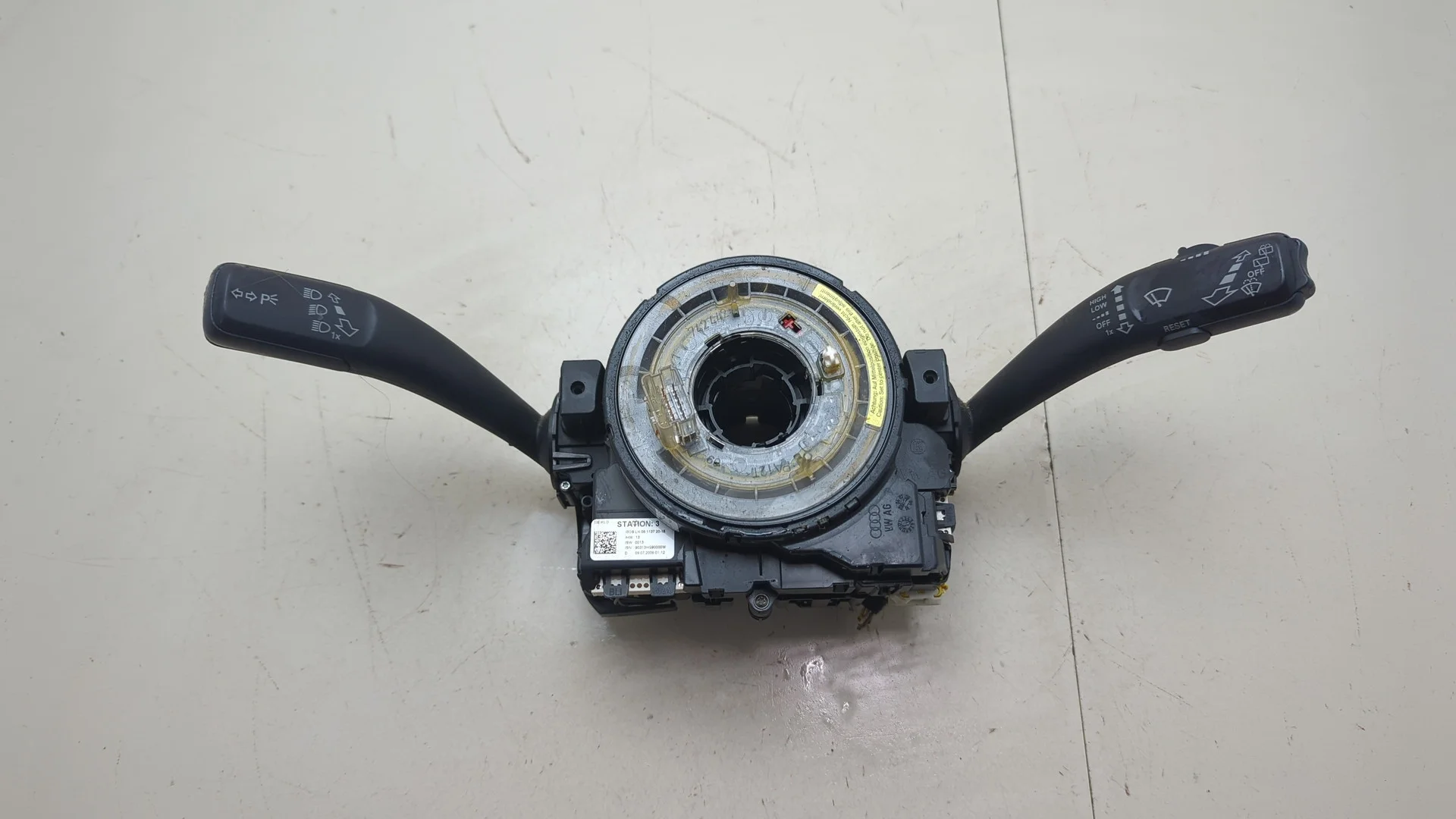 Переключатель поворотов и дворников (стрекоза) Audi A4 (B8) 2007-2015 Универсал КПП 6-ст.мех.(МКПП) CAGB Дизель 2 л TDI