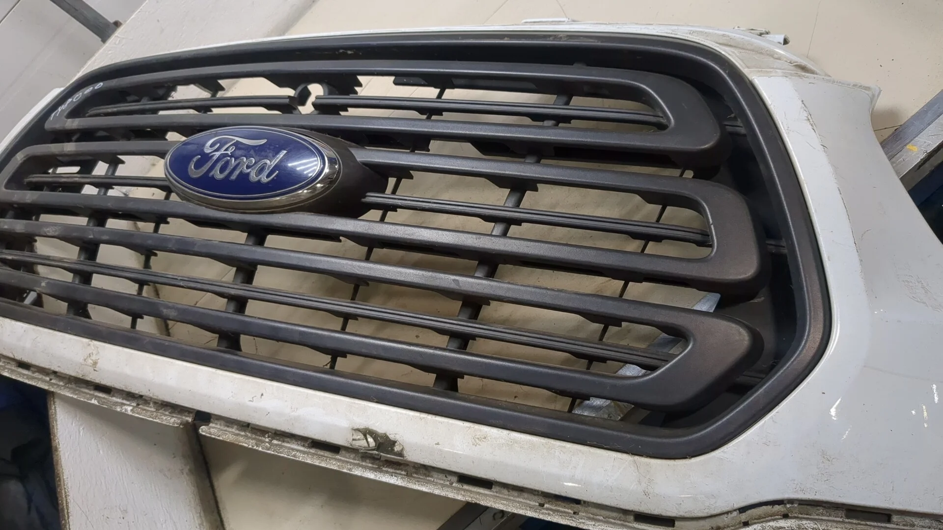 Решетка радиатора Ford Transit 2014-2025 Микроавтобус КПП 6-ст.мех.(МКПП) CYR5 Дизель 2.2 л TDCI