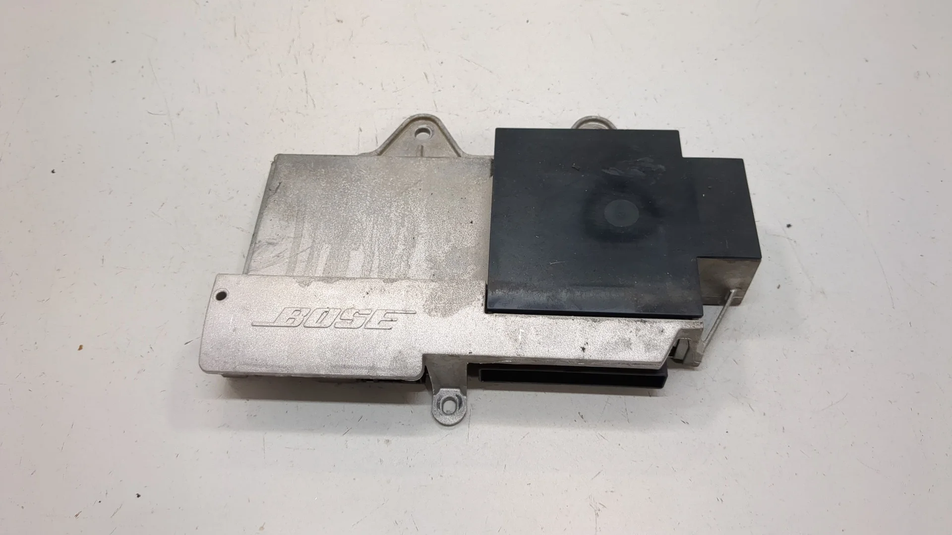 Усилитель магнитолы Porsche Panamera 2009-2016 Лифтбэк КПП автомат 4х4 (АКПП) M48.40 Бензин 4.8 л Инжектор