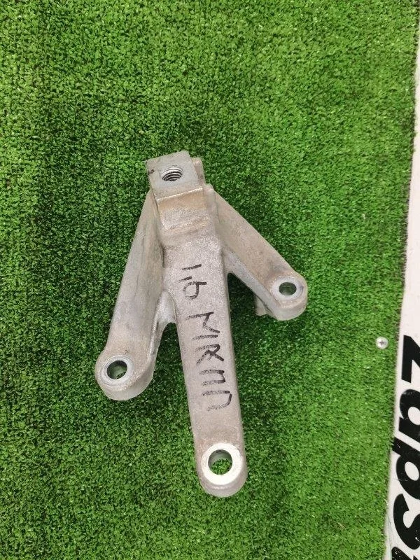 Кронштейн опоры мкпп верхний Ford Focus 3 2013