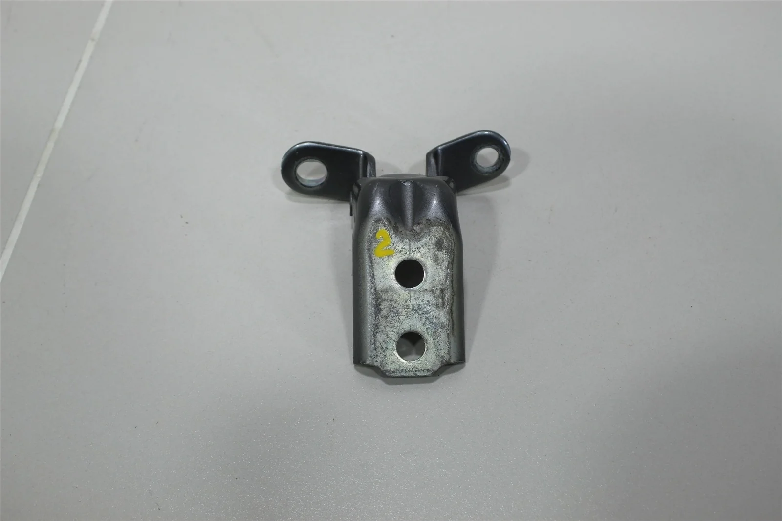 Петля двери KIA SORENTO 2020-2024 793102B010 MQ4 HYBRID, передняя левая