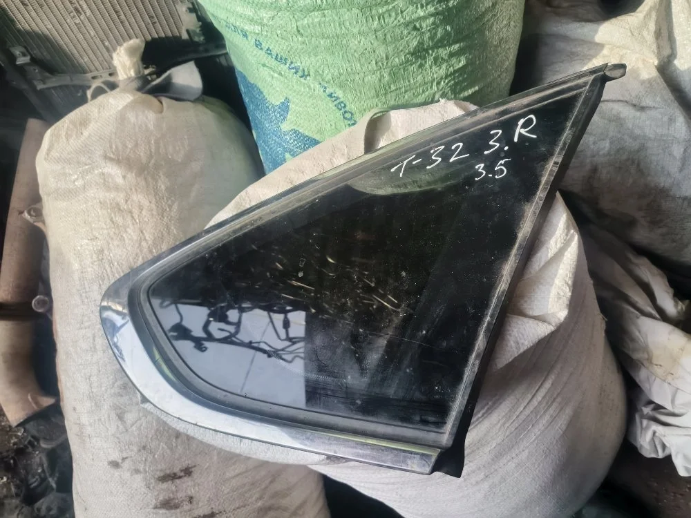 Стекло кузовное Nissan Teana 83300JN20B 32, заднее правое