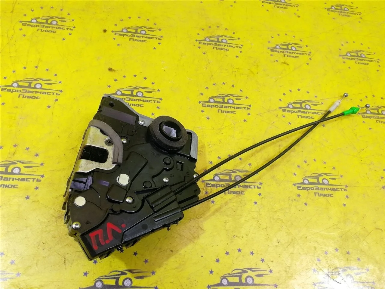 Замок двери Toyota Yaris 690400D140 XP90, передний левый