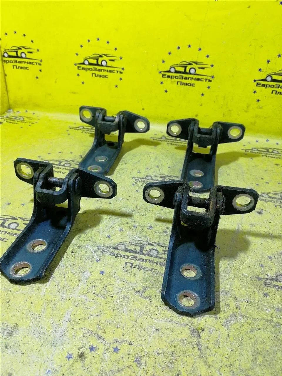 Петля двери Mitsubishi Outlander 5702A005 XL