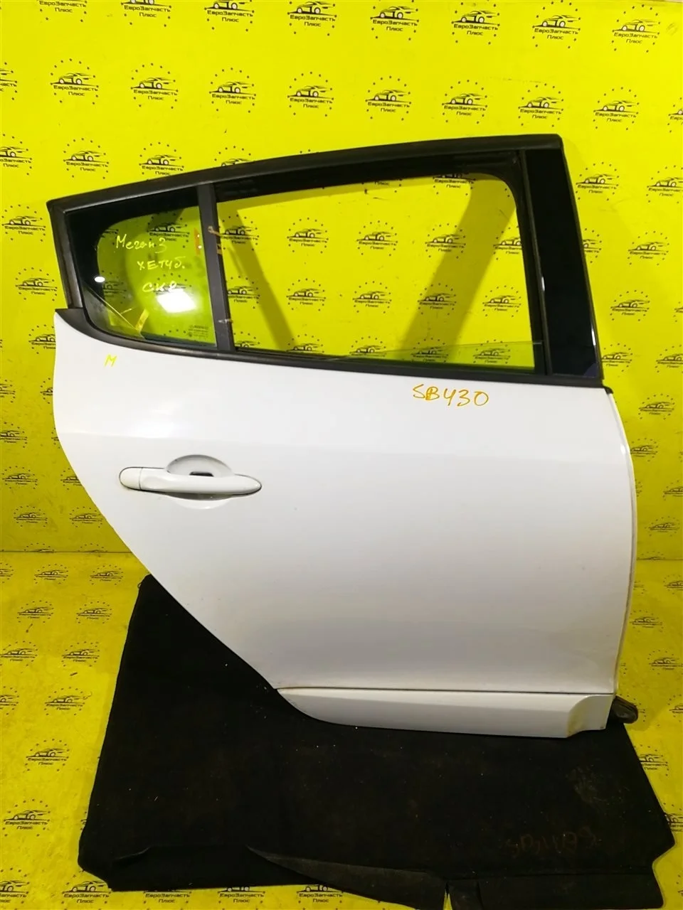 Дверь Renault Megane 3 821008419R X95, задняя правая