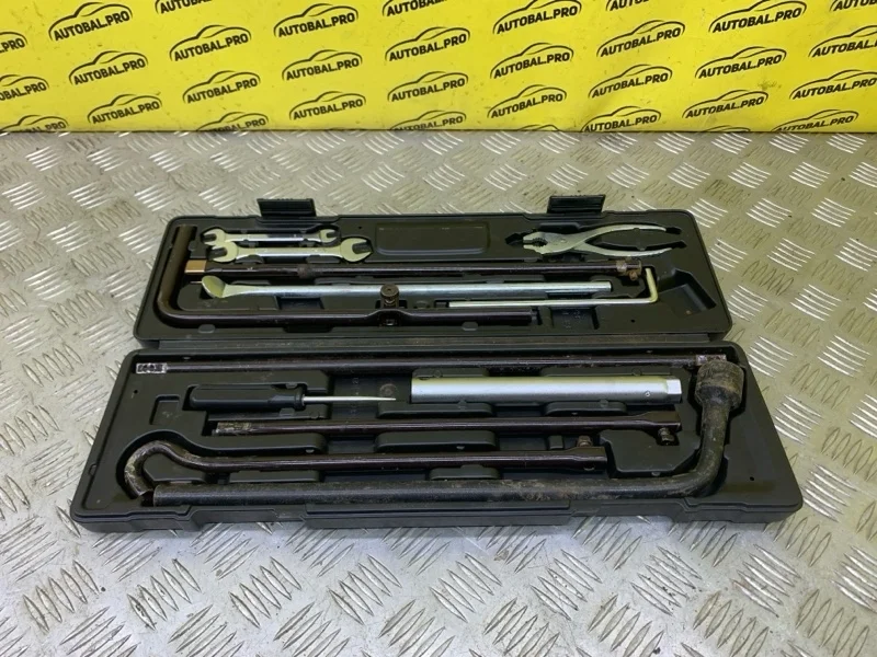 Набор инструментов штатный Lexus LX 570 (2007-2022) 2008 0912060210 ВНЕДОРОЖНИК 5.7 I 3URFE