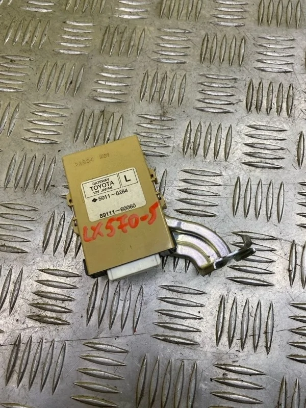 Блок бортовой сети (блок управления BCM) Lexus LX 570 (2007-2022) 2008 8911160060 ВНЕДОРОЖНИК 5.7 I 3URFE