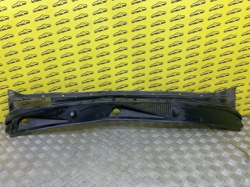 Дождевик Nissan Navara (D40) 2004-2015 2008 66862EB400 ПИКАП 2.5 D YD25DDTI