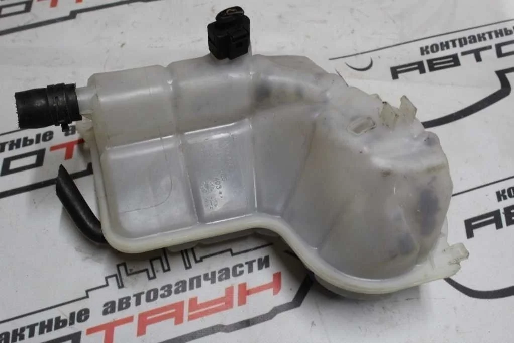 БАЧОК РАСШИРИТЕЛЬНЫЙ AUDI VOLKSWAGEN 8E0121403