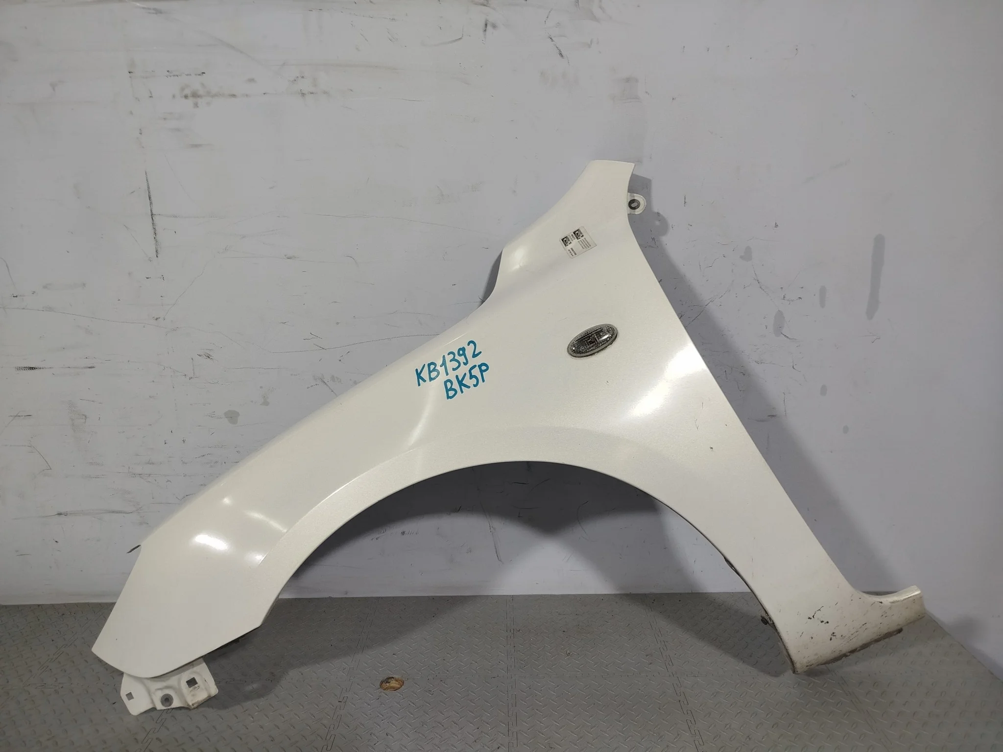 КРЫЛО MAZDA AXELA MAZDA3 BP4K52211D белый, 34K KB1392