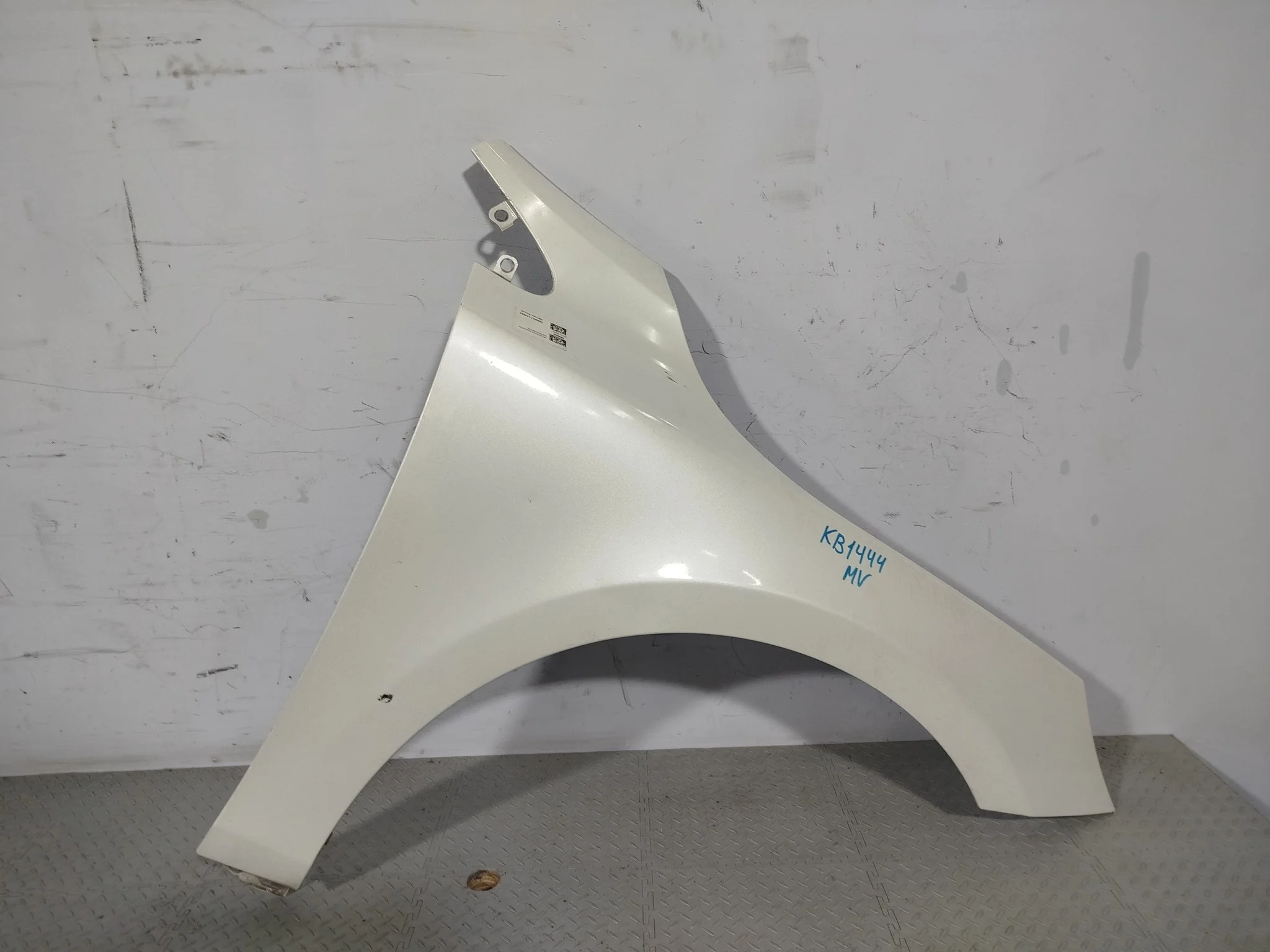 КРЫЛО VOLVO V40 31301262 белый KB1444