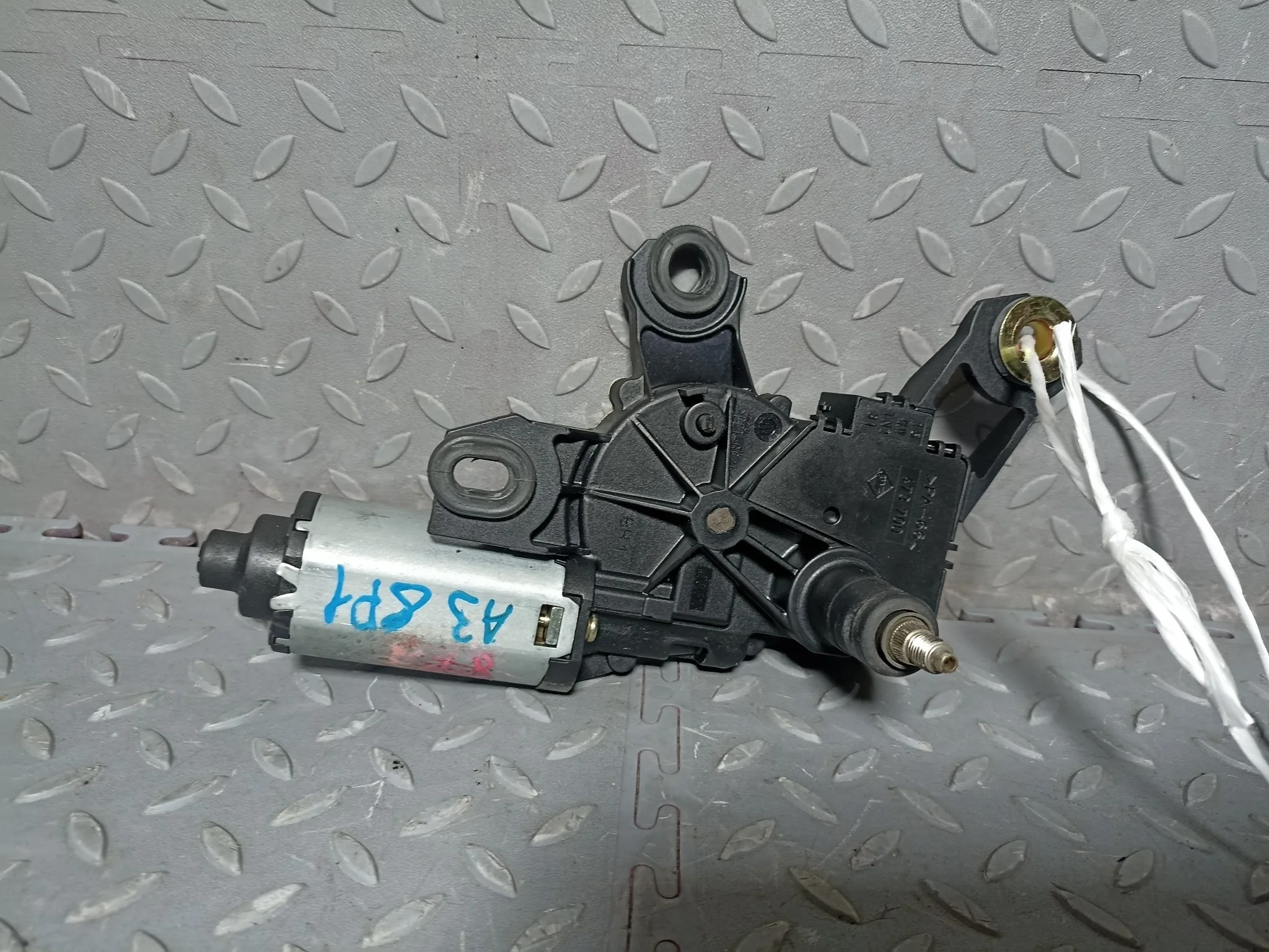 МОТОРЧИК ЗАДНЕГО ДВОРНИКА AUDI 8E9955711E