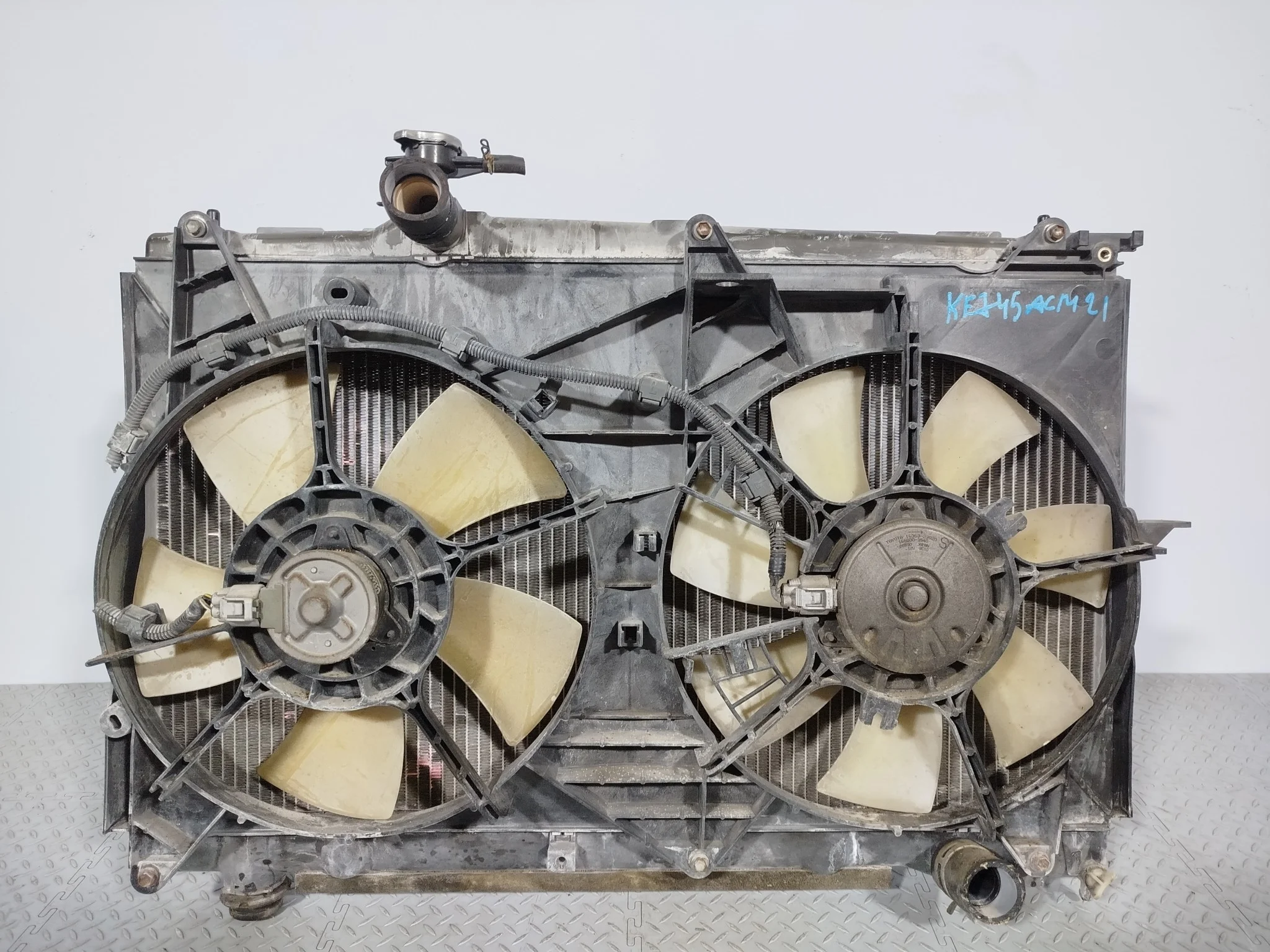 РАДИАТОР ДВИГАТЕЛЯ TOYOTA 1640028290 KE745Z