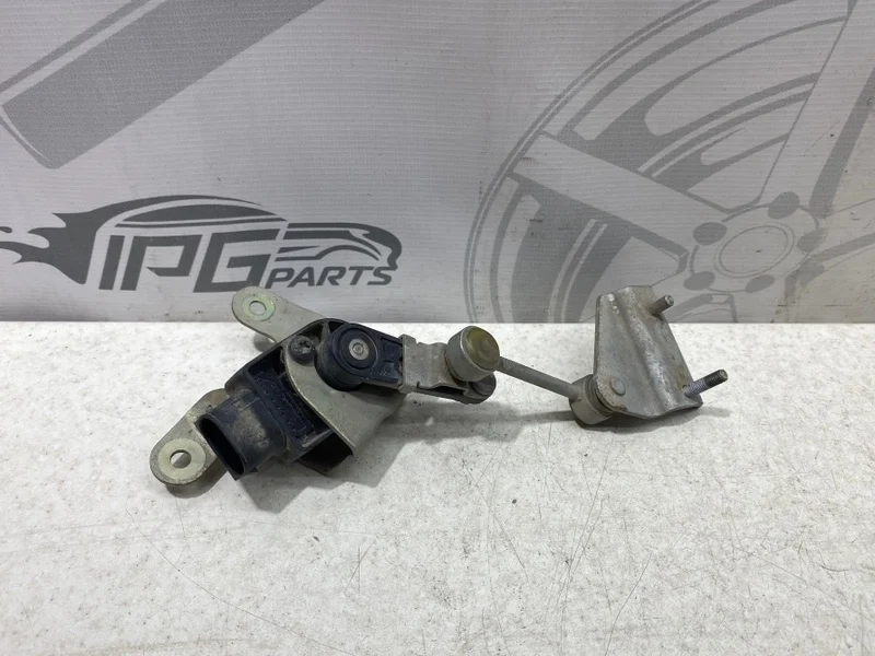 Датчик положения кузова Mercedes-benz CLS C218