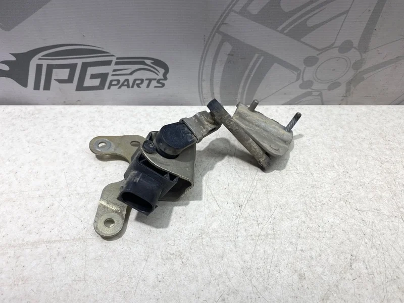 Датчик положения кузова Mercedes-benz C207