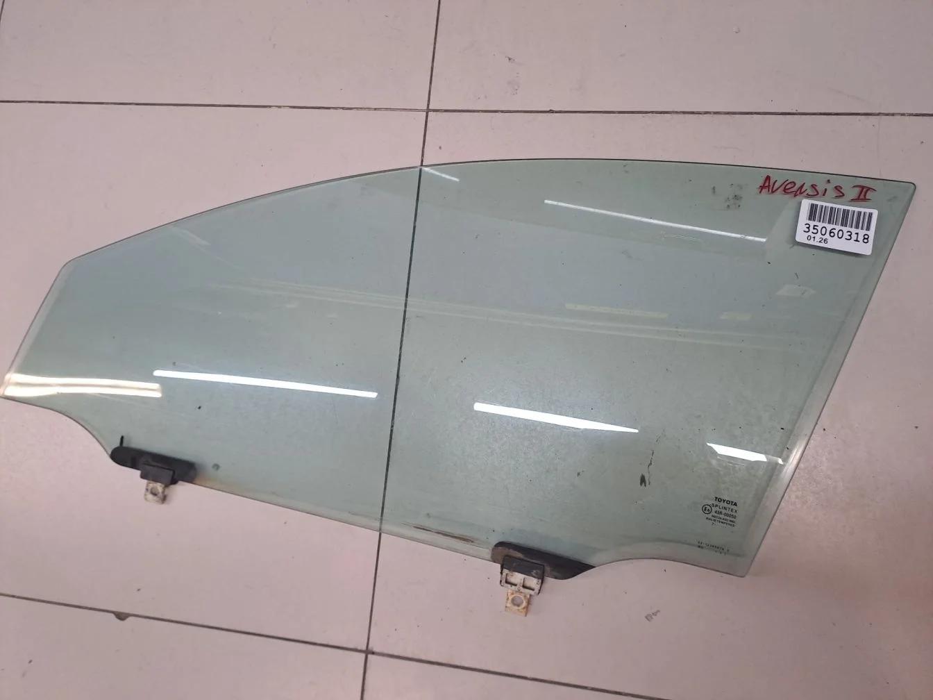Стекло двери передней левой для Toyota Avensis T25 2003-2008