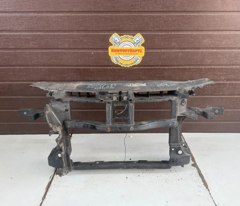 Телевизор (панель передняя) Volkswagen Passat B6 (2005—2010)