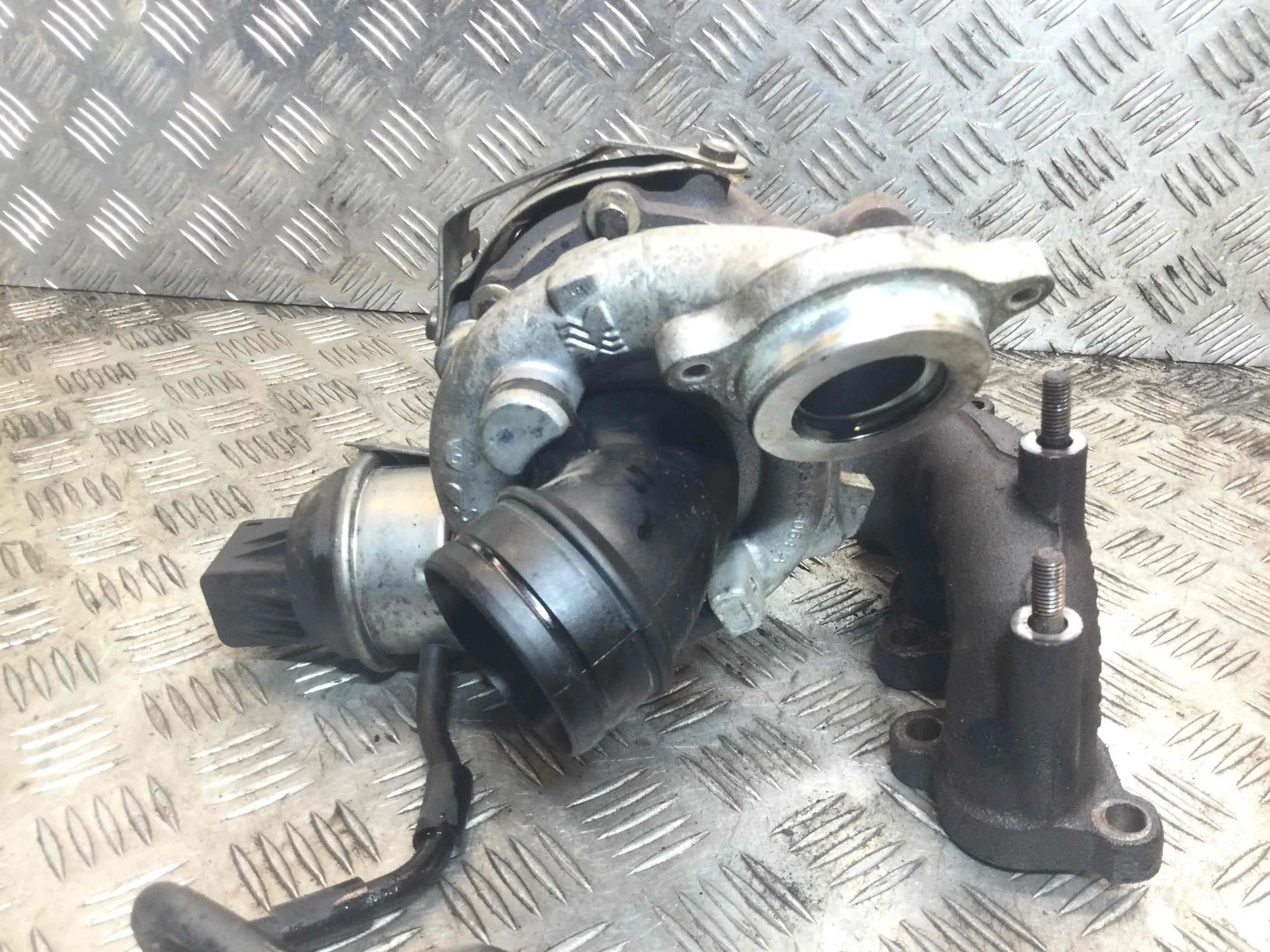 Турбина Volkswagen Golf 6 поколение (2008-2015) дизель 2.0 TDI Механика Х/б