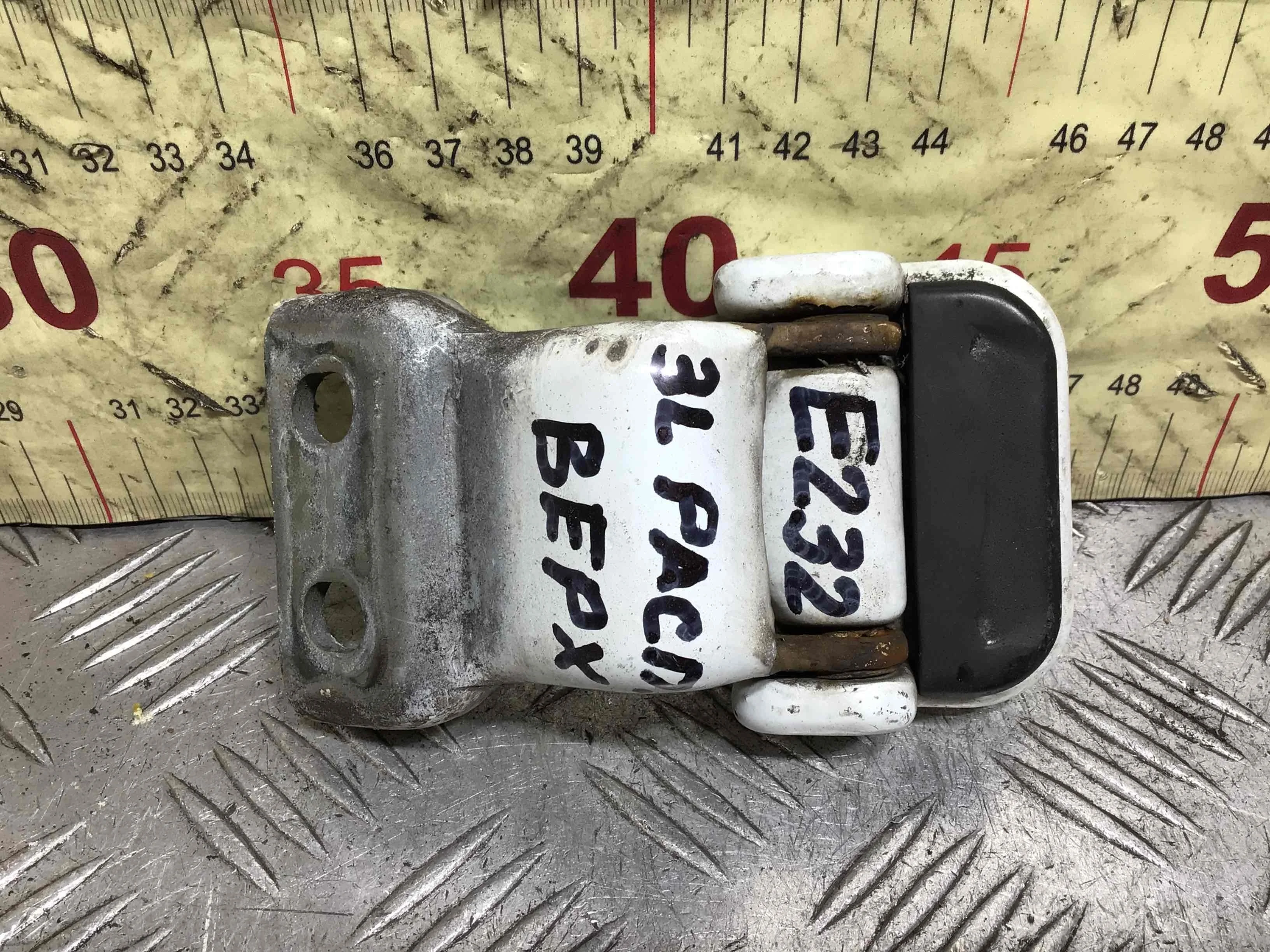 Петля двери задней левой Ford Transit 3 поколение [рестайлинг] (2006-2013) дизель 2.2 TDCi Механика Микроавтобус