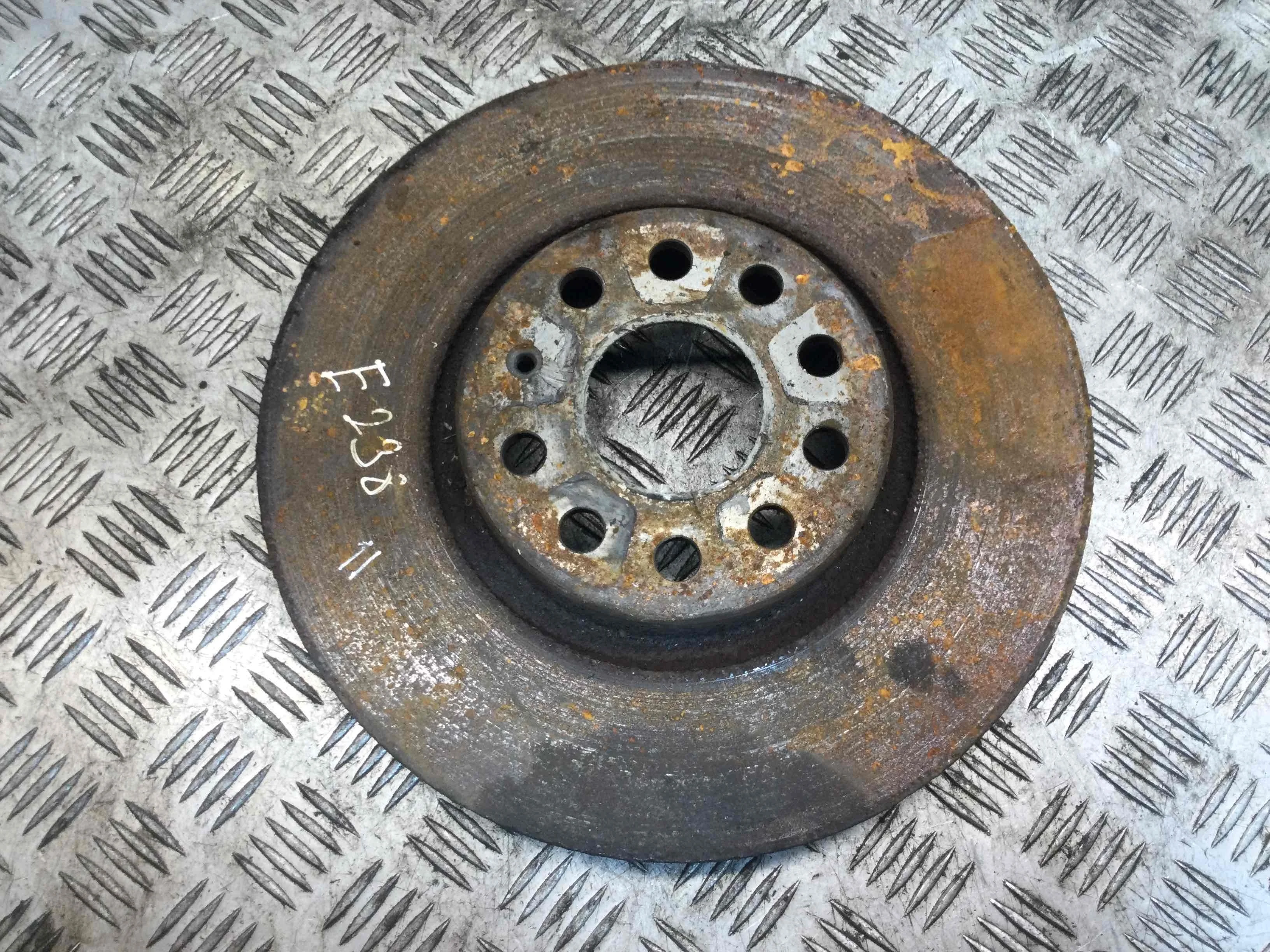 Диск тормозной передний Volkswagen Passat B6 (2005-2010) дизель 1.9 TDI Механика Седан