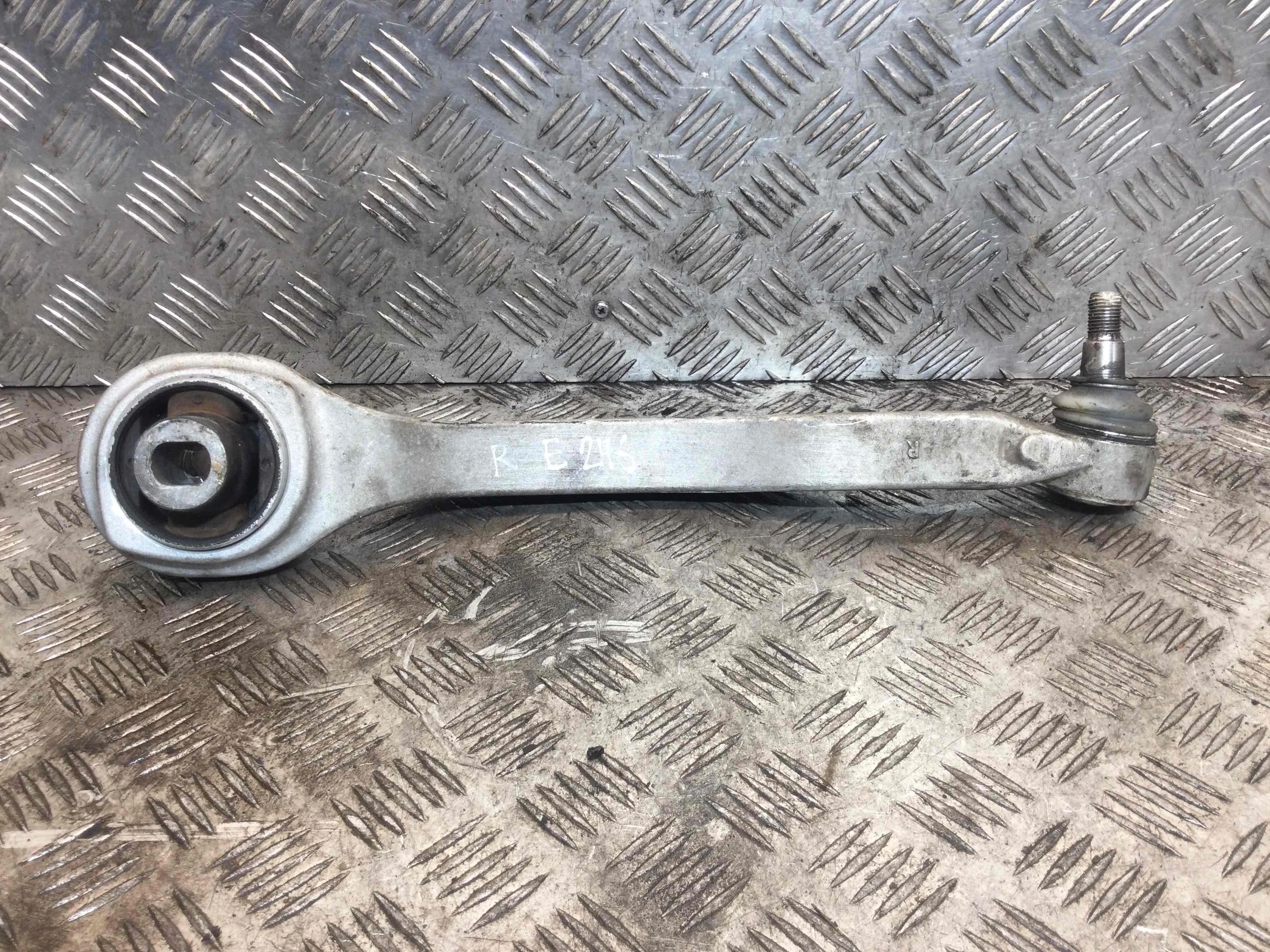 Рычаг передний правый Mercedes E-klasse E-klasse (W211) 2002 - 2009 дизель 2.2 CDI Автомат Седан