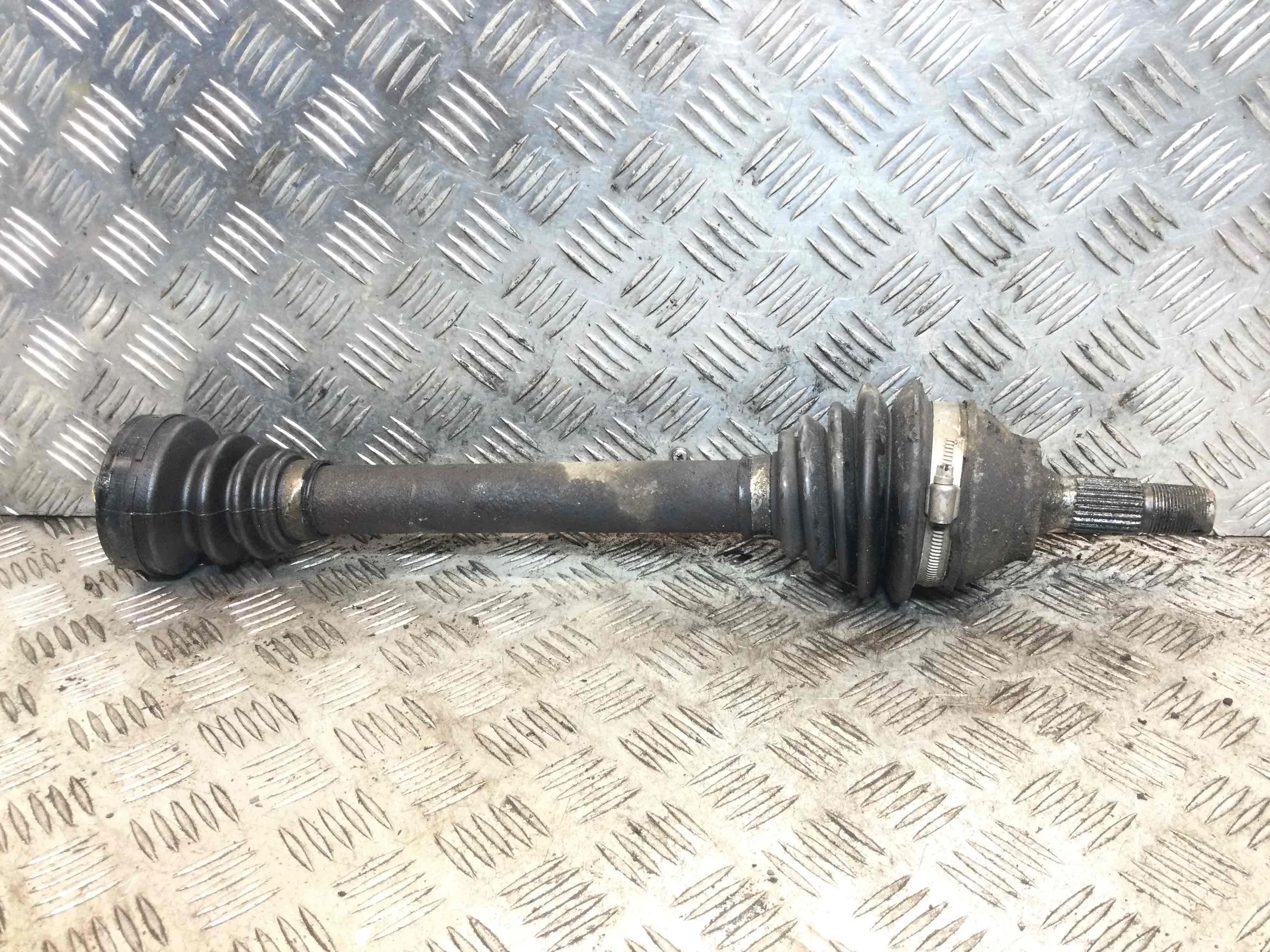 Полуось передняя правая (приводной вал, ШРУС) Citroen C4 2 поколение 2011 - 2021 дизель 1.6 HDI Механика Минивэн