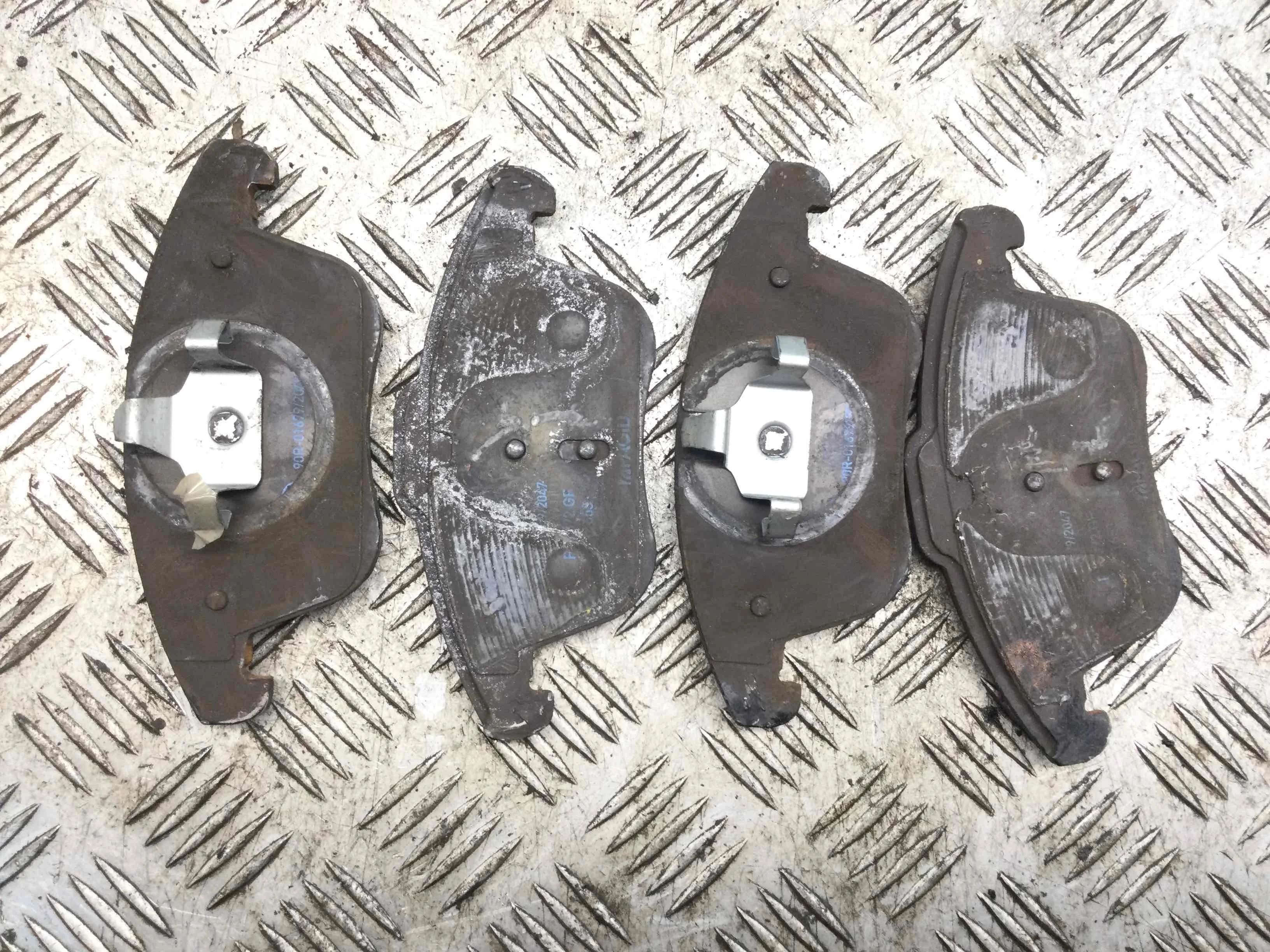 Тормозные колодки передние Volvo V70 3 поколение (рестайлинг) (2013-2026) дизель 2.0 TD Автомат Универсал