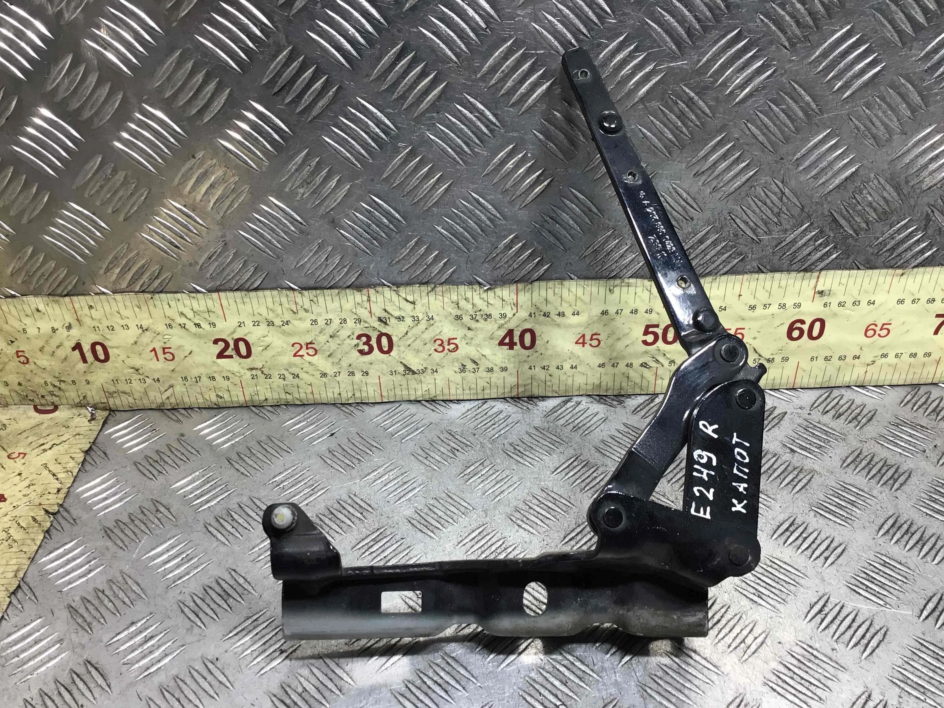 Петля капота правая Mercedes CLC CL203 [рестайлинг] (2008-2011) бензин 1.8 i Автомат Купе