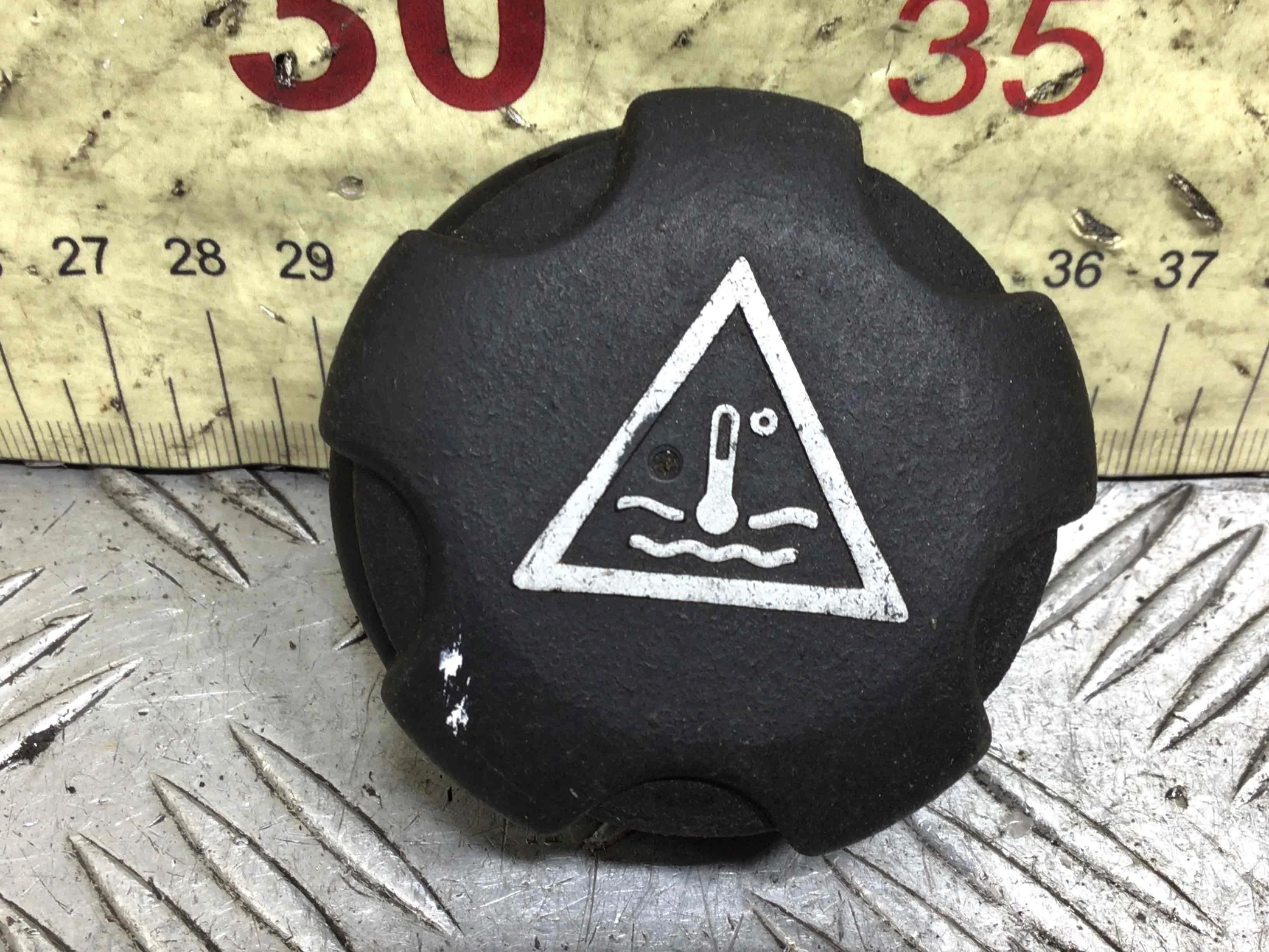 Крышка расширительного бачка Citroen C4 2 поколение 2011 - 2021 дизель 1.6 HDI Механика Минивэн