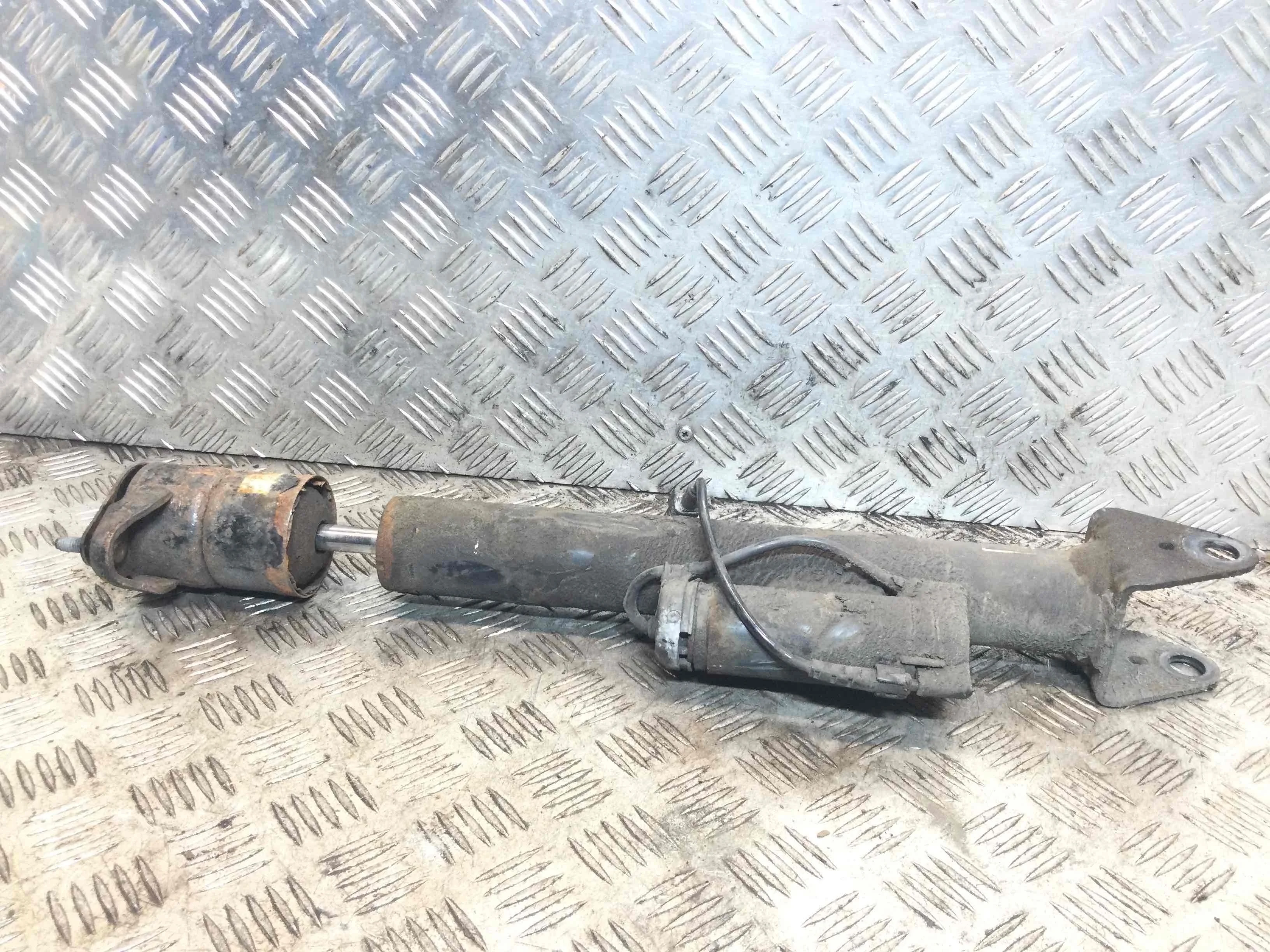 Амортизатор задний Mercedes GL X164 (2006-2009) дизель 4.2 CDI Автомат Внедорожник