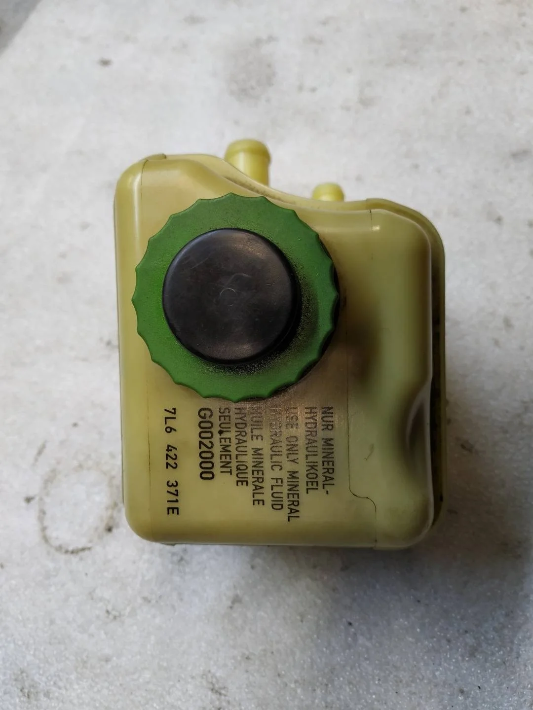 бачок гидроусилителя Volkswagen Touareg 2 7P6