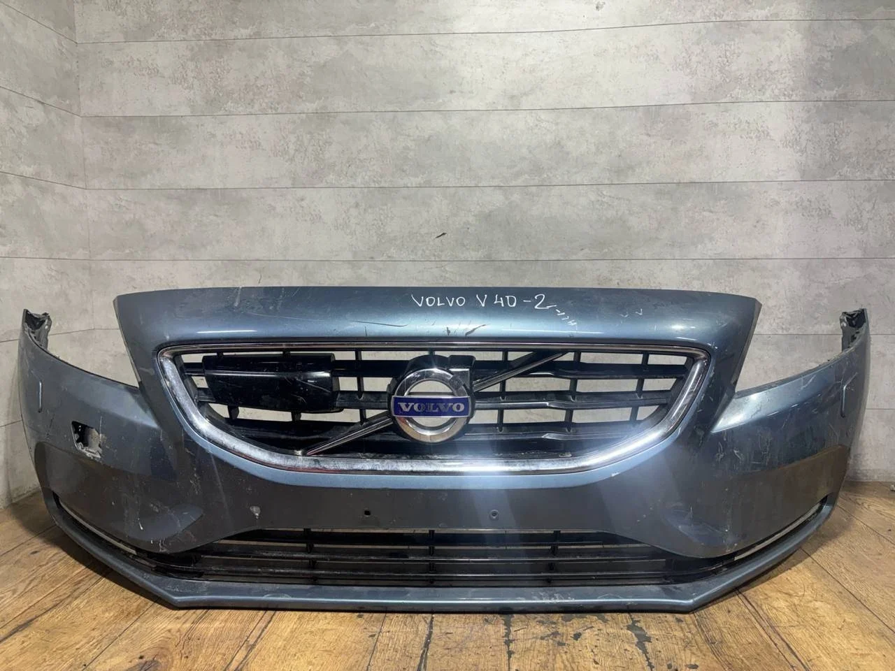 бампер передний Volvo V40 2 MV