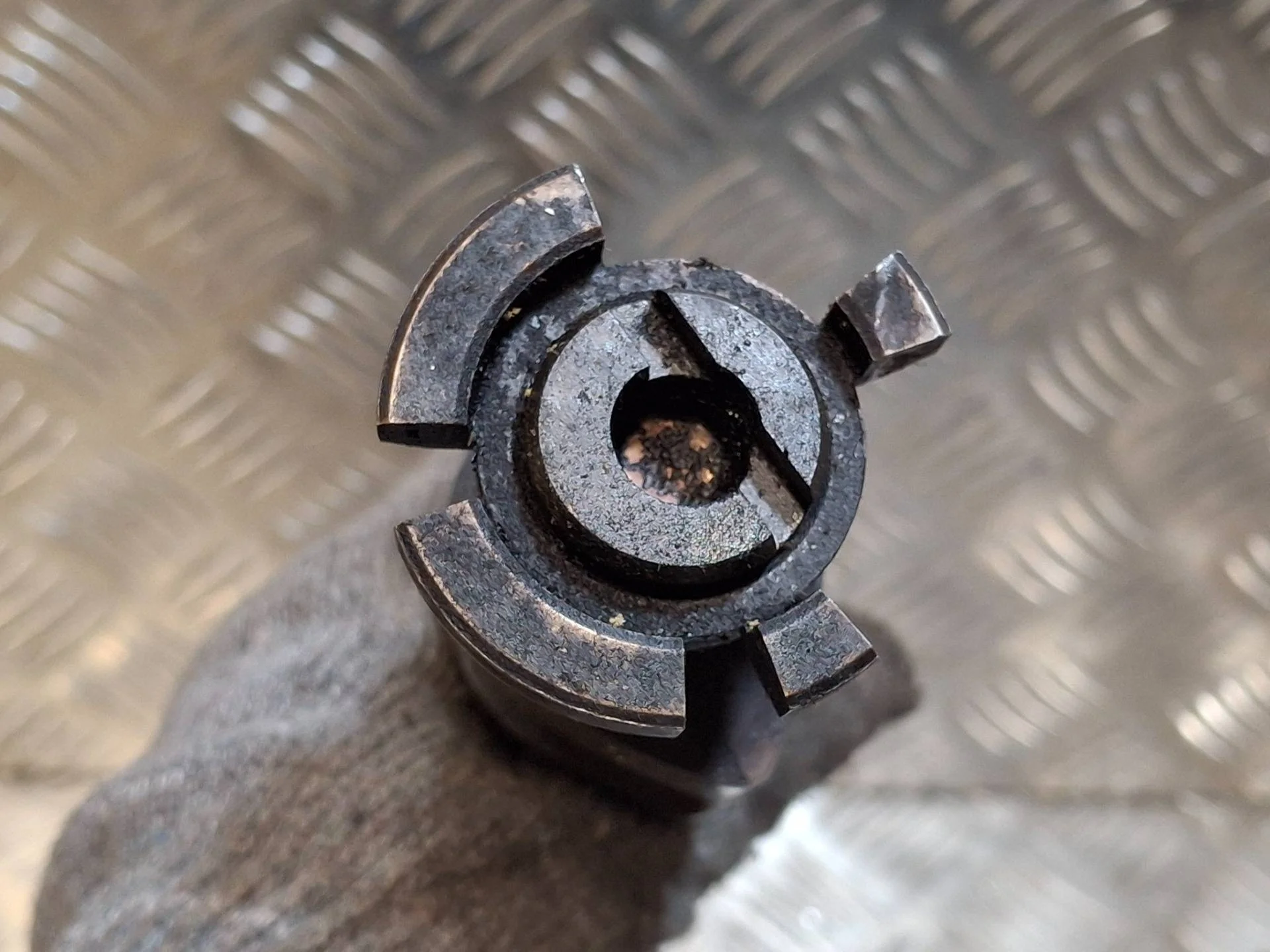 распредвал левый Chevrolet Cruze J300