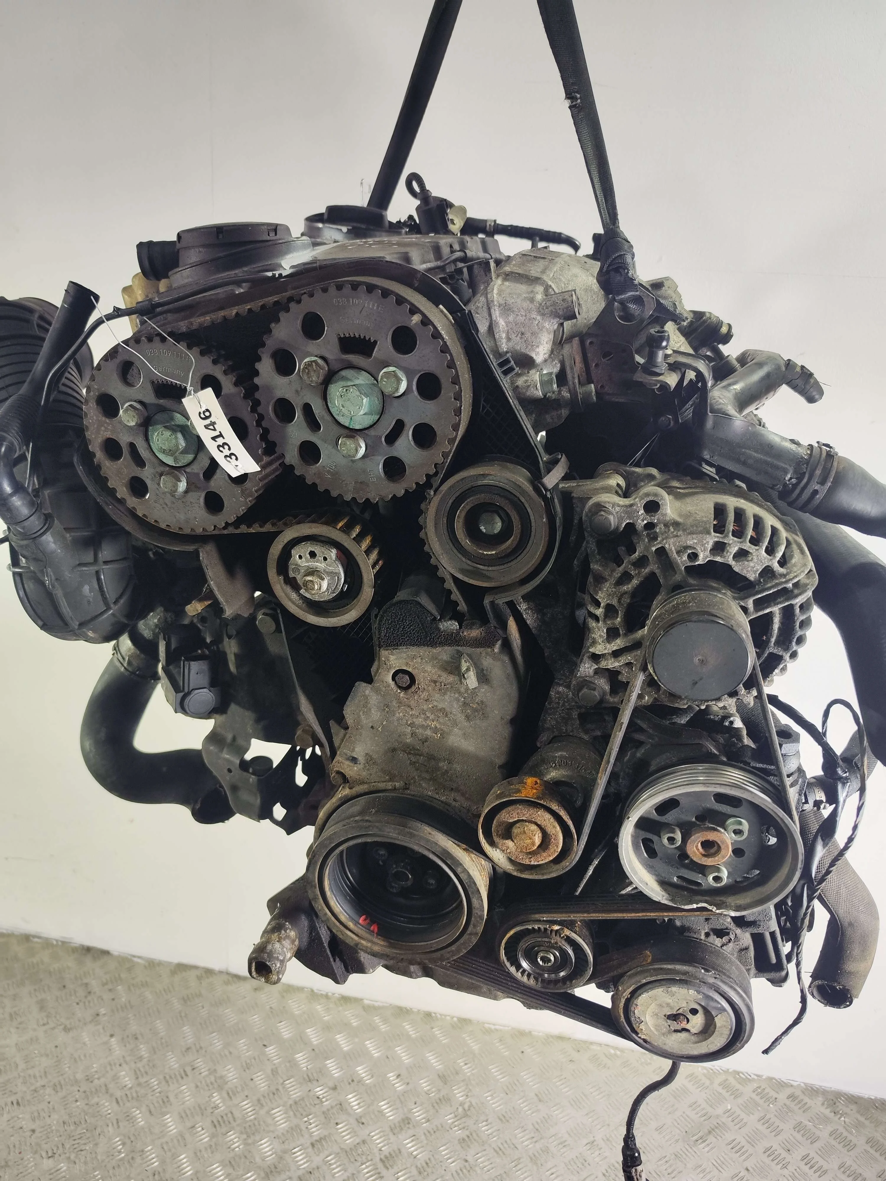 двигатель Audi A4 2.0 дизель 2006