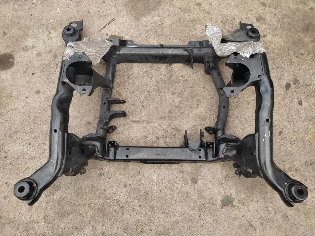 Подрамник передний Mercedes-Benz