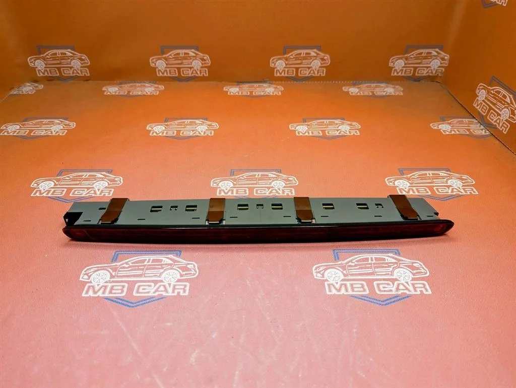 Фонарь стоп-сигнала Mercedes-Benz