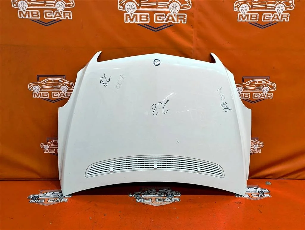Капот Mercedes-Benz