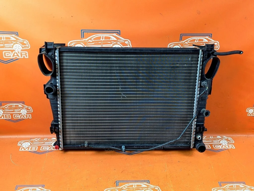 Радиатор Mercedes-Benz