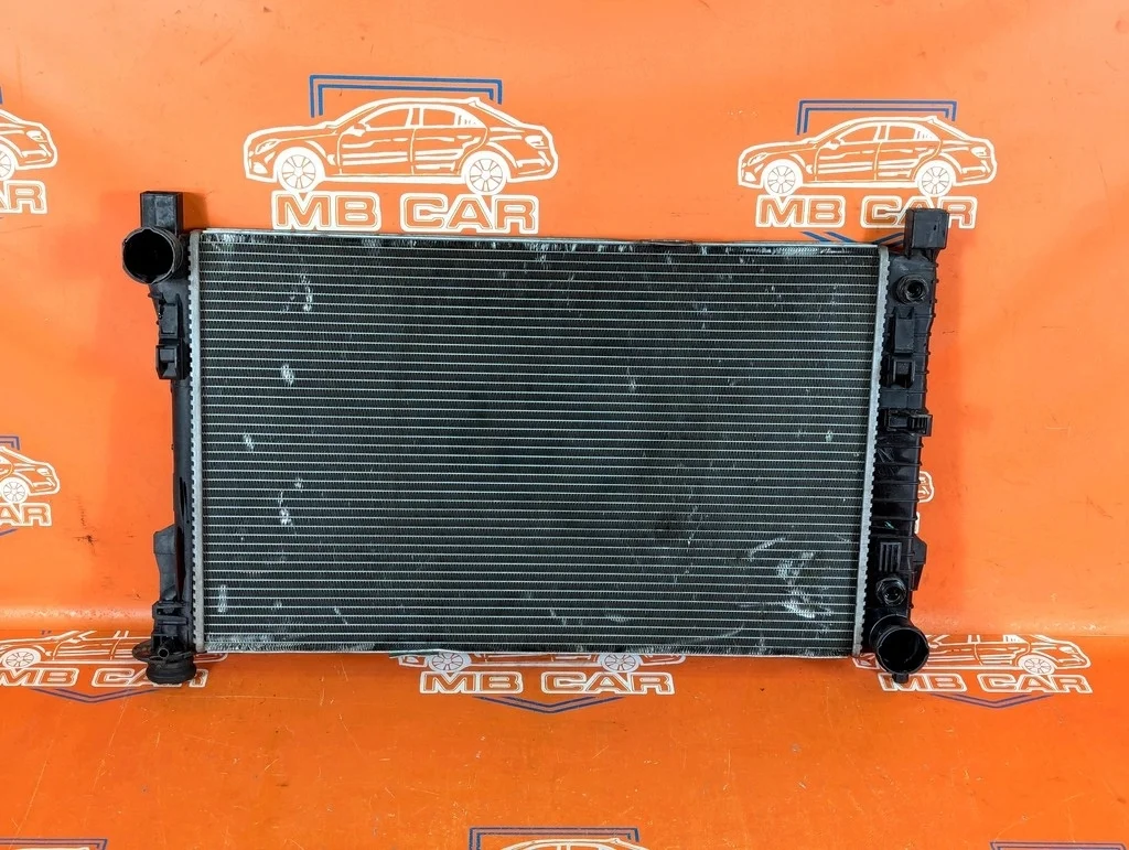 Радиатор Mercedes-Benz