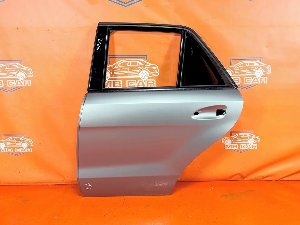 Дверь задняя левая Mercedes-Benz