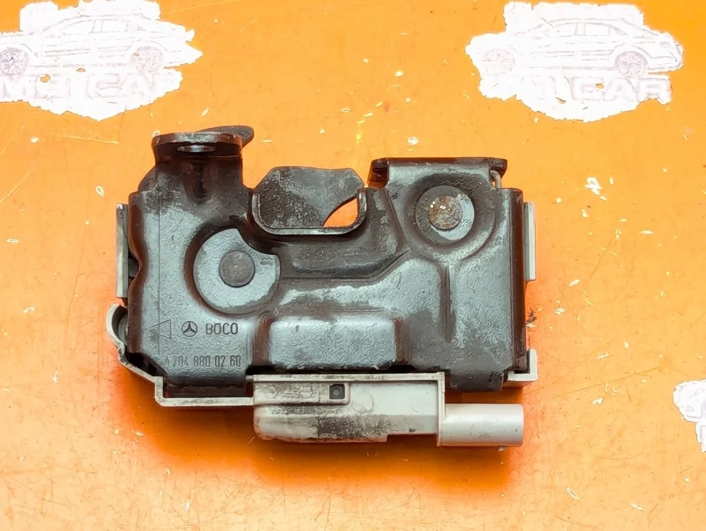 Замок капота Mercedes-Benz