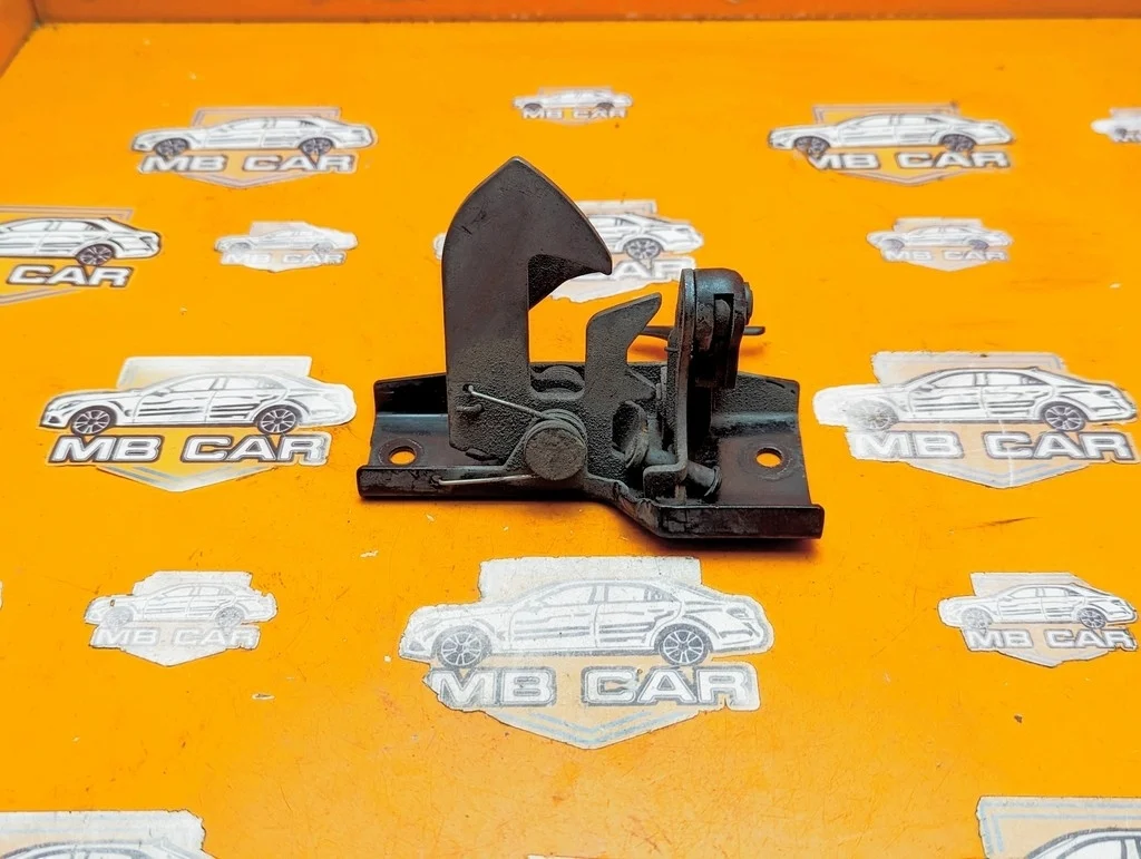 Замок капота Mercedes-Benz