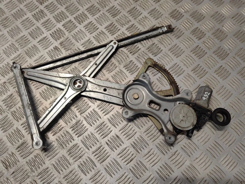 Стеклоподъемник задний левый Toyota Wish